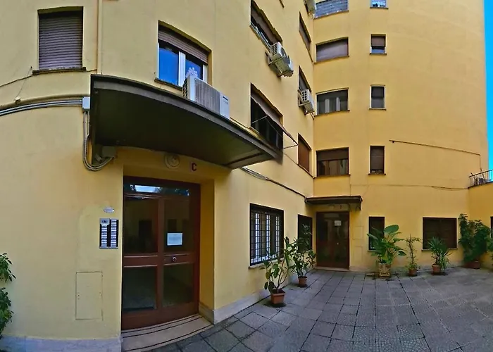 Casa Matteucci 41 Metro Piramide רומא